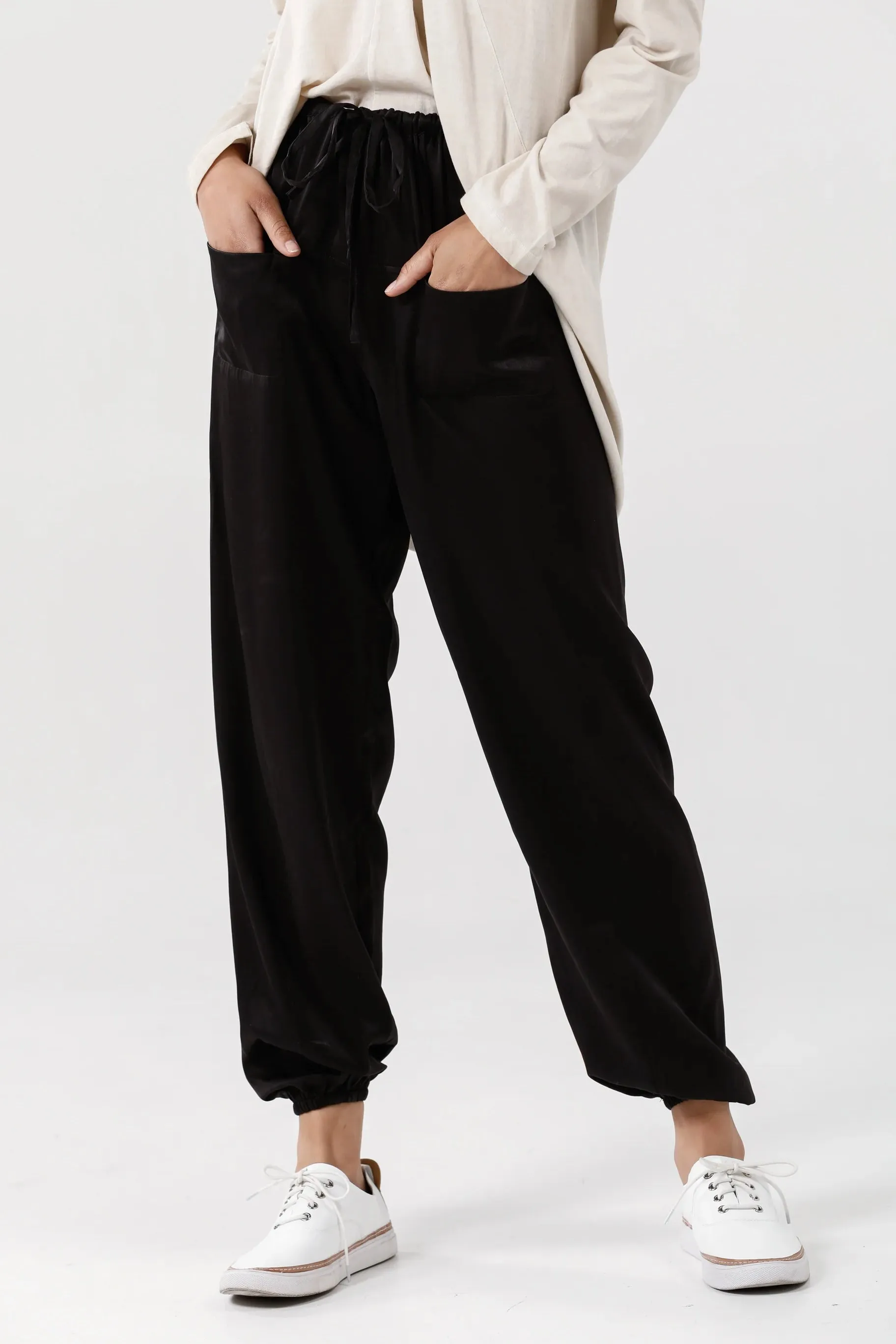 Cascade Pants in Black