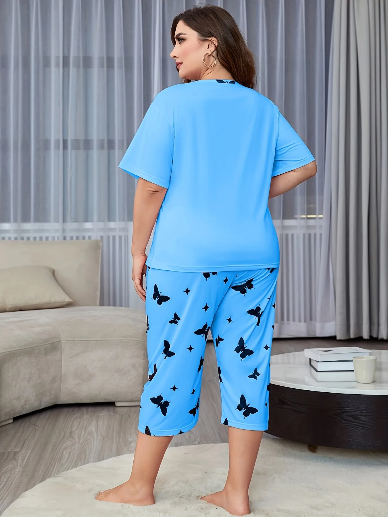 Effortless Elegance Plus Size Casual Pajama Set with Clover Heart & Butterfly Print