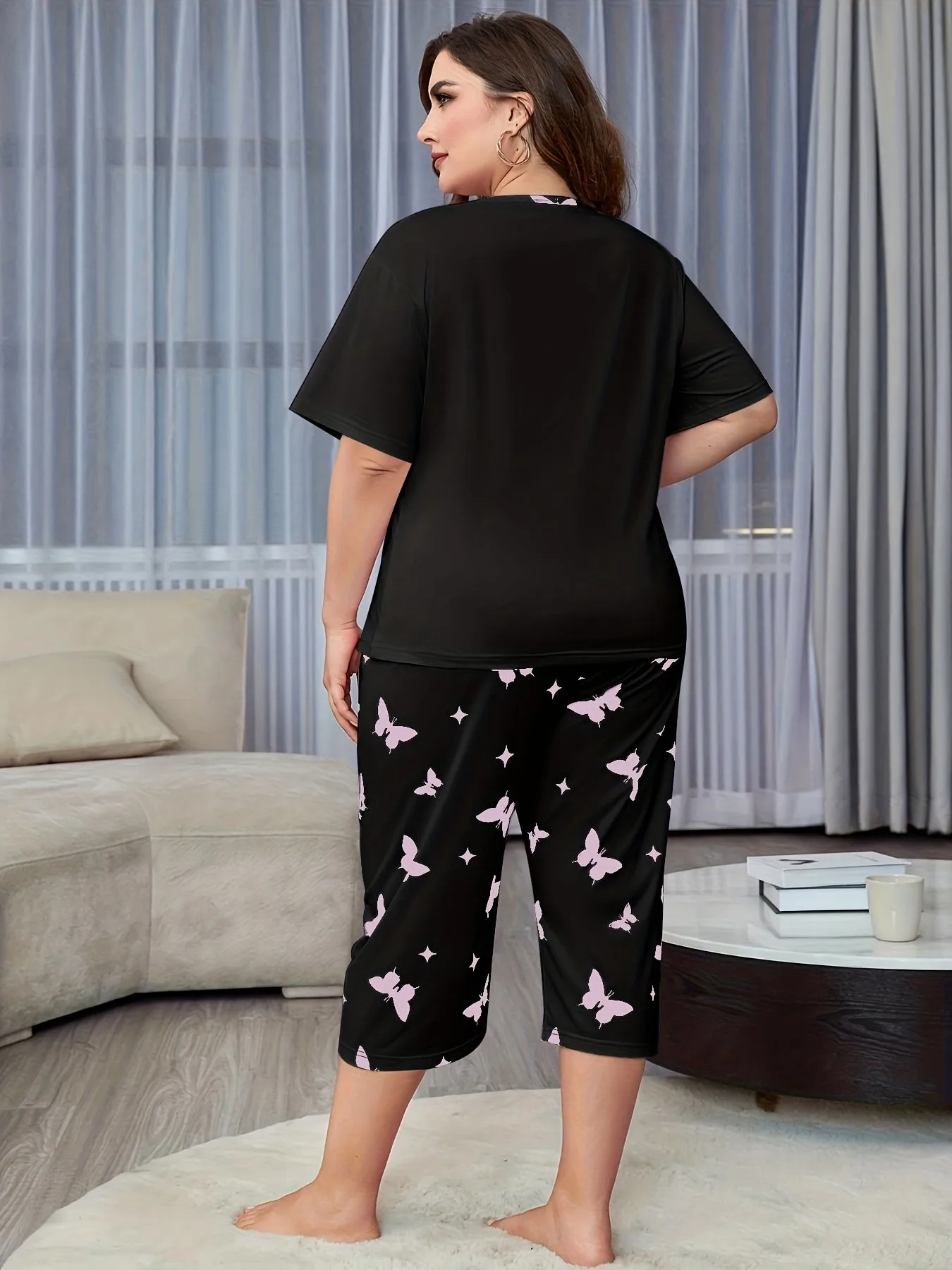 Effortless Elegance Plus Size Casual Pajama Set with Clover Heart & Butterfly Print