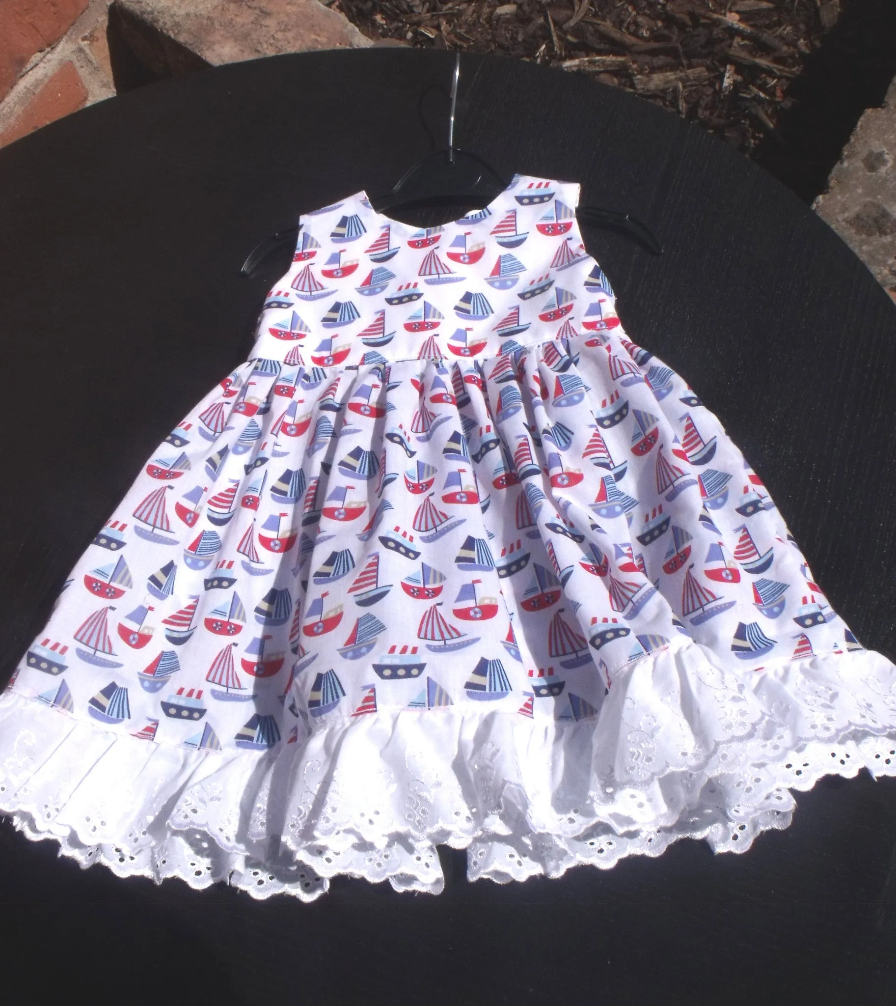 Little Girls Polycotton Dress, with lace hem detail, age 12 to 18 months