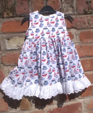 Little Girls Polycotton Dress, with lace hem detail, age 12 to 18 months