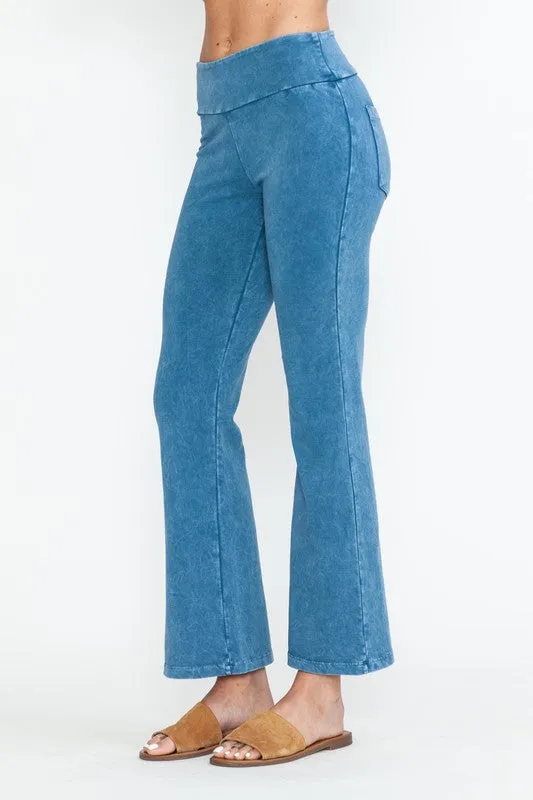 Mineral Washed Capri Stretch Pants - Light Denim