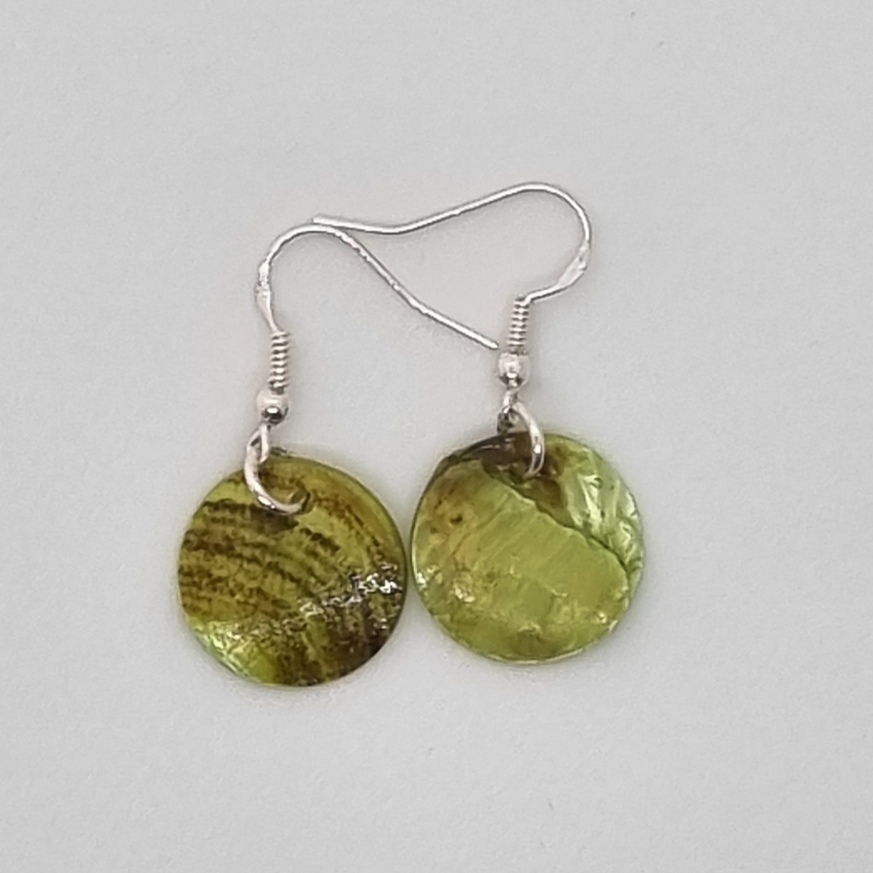 Natural Akoya Shell Earrings – Embrace Coastal Chic!